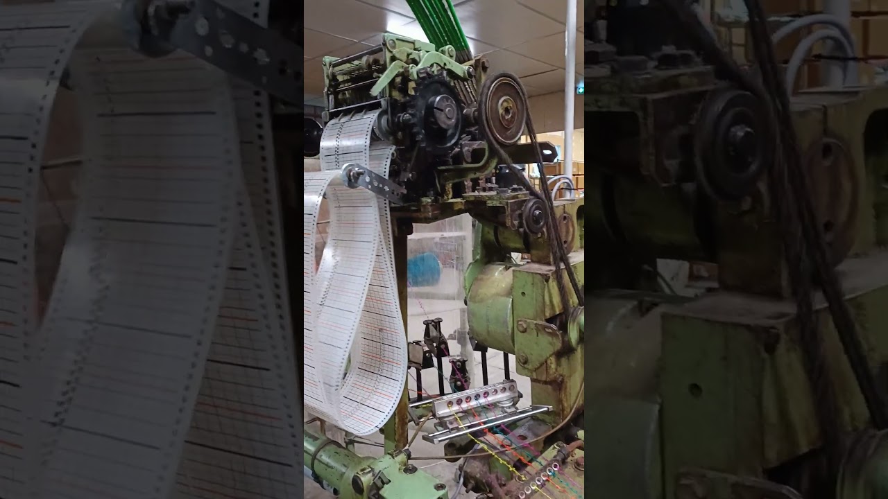 Métier à tisser le Mohair des Fermes de france en activité