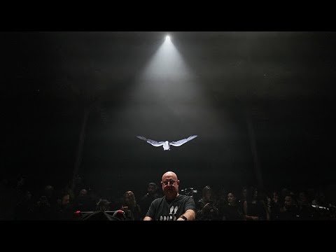 Padre Guilherme, le prêtre DJ qui a fait danser Beyrouth